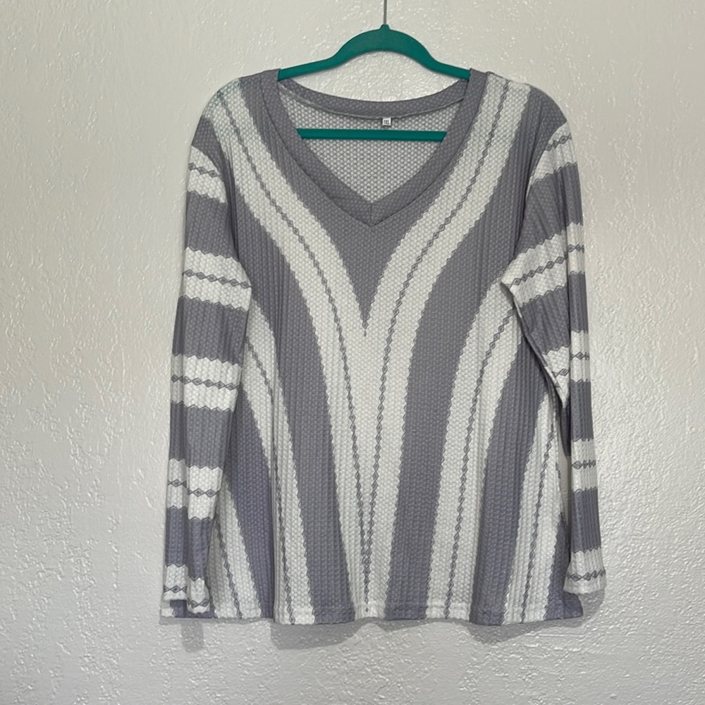 Lightweight sweater
